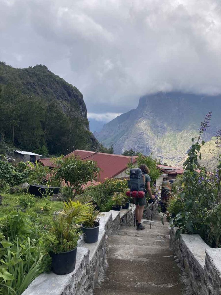 Wanderer auf dem Weg nach Roche Plate