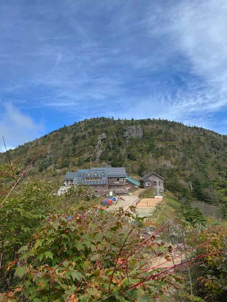 Das Jangteomok Shelter auf der Jirisan Traverse - einer der schönsten Wanderungen in Südkorea